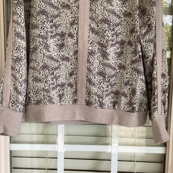 THML Animal Print Blouse - Picture 4 of 9